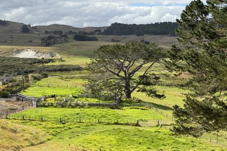 Photo of property in 35 Sutton Road, Te Horo, Otaki, 5582