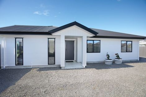 Photo of property in 7b Terrace Street, Marton, 4710