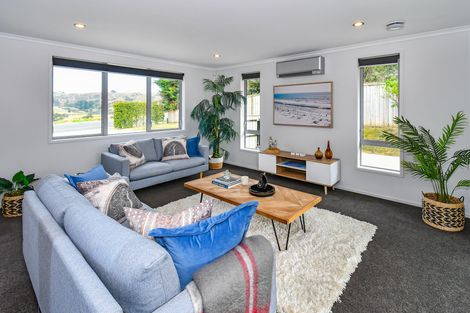 Photo of property in 106 Helenslee Road, Pokeno, 2472