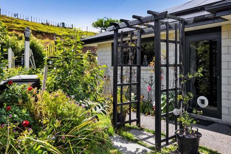 Photo of property in 2 Te Ara Karoiroa Road, 4374