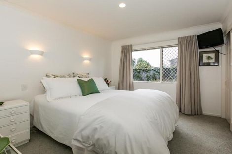 Photo of property in 22 Kensington Drive, Taradale, Napier, 4112