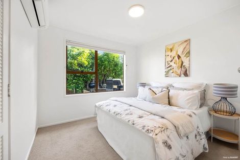 Photo of property in 7 Darren Crescent, Half Moon Bay, Auckland, 2012