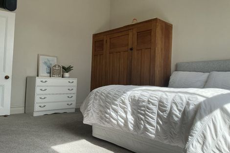 Photo of property in 4 Handley Place, Glen Avon, New Plymouth, 4312