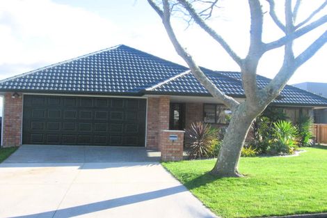 Photo of property in 8 Shepherds Road, Papakura, 2110