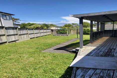 Photo of property in 3 Woodhouse Place, West Harbour, Auckland, 0618