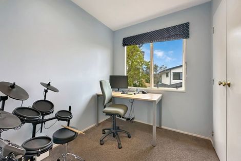 Photo of property in 2/15 Stephanie Close, Glenfield, Auckland, 0629