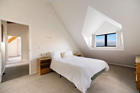 Photo of property in 1 Von Place, Fernhill, Queenstown, 9300
