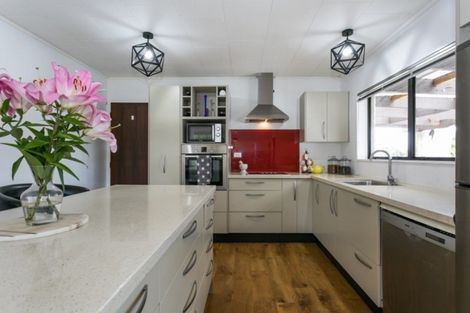 Photo of property in 1 Durham Drive, Havelock North, 4130