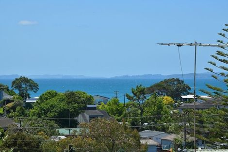 Photo of property in 23b Holiday Road, Stanmore Bay, Whangaparaoa, 0932