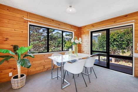 Photo of property in 7 Camilla Grove, Totara Vale, Auckland, 0629