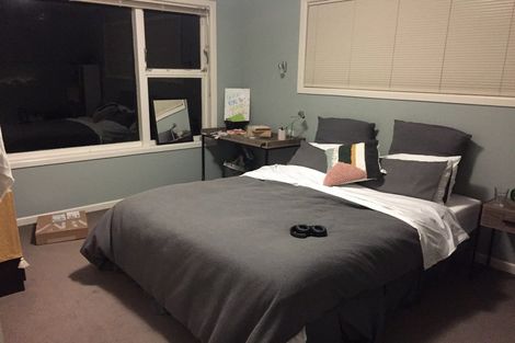 Photo of property in 18 Putnam Street, Northland, Wellington, 6012