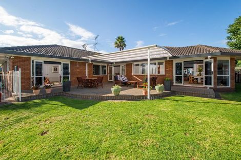 Photo of property in 15 Longford Park Drive, Takanini, 2112