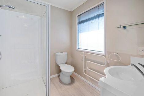 Photo of property in 14 Lakemere Way, Kinloch, Taupo, 3377