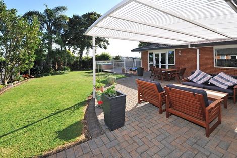 Photo of property in 15 Longford Park Drive, Takanini, 2112