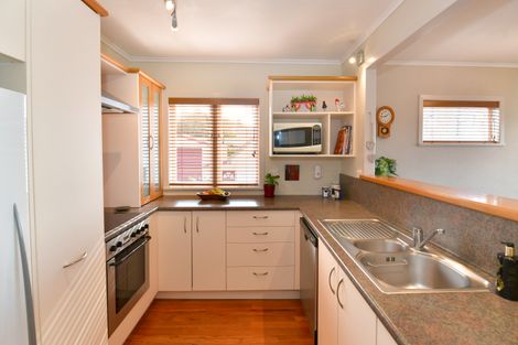 Photo of property in 9 Moffat Road, Red Beach, 0932