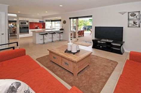 Photo of property in 15 Longford Park Drive, Takanini, 2112