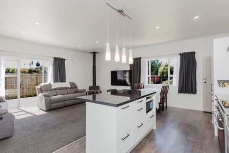 Photo of property in 10 Carlson Street, Dannevirke, 4930