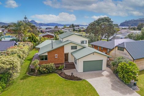 Photo of property in 19 Martin Place, Cooks Beach, Whitianga, 3591
