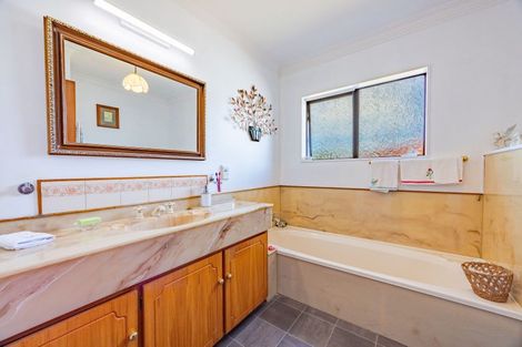 Photo of property in 15a Holyrood Terrace, Waipukurau, 4200