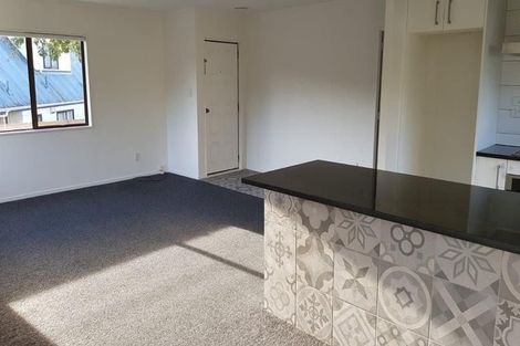 Photo of property in 20 Thistledew Place, Bayview, Auckland, 0629