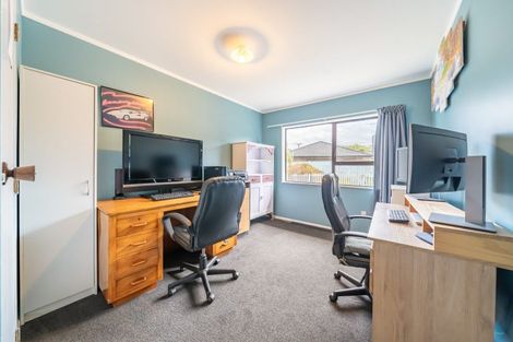 Photo of property in 1/63 Fraser Crescent, Elderslea, Upper Hutt, 5018