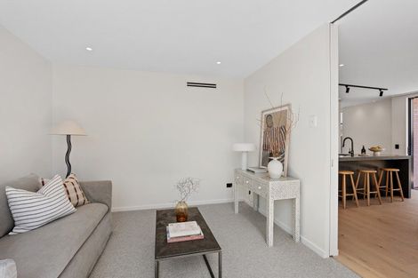 Photo of property in 15 Lees Road, Strowan, Christchurch, 8052