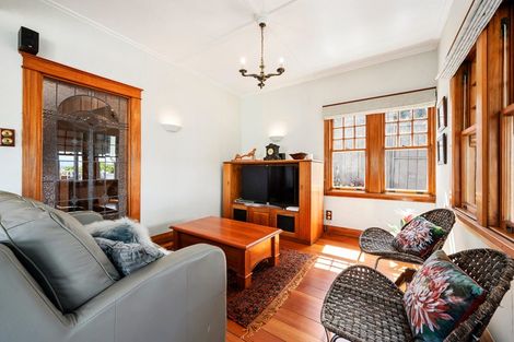 Photo of property in 19 Rawhiti Terrace, Kelburn, Wellington, 6012