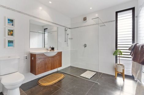 Photo of property in 67 Harbour View Road, Omokoroa, 3114
