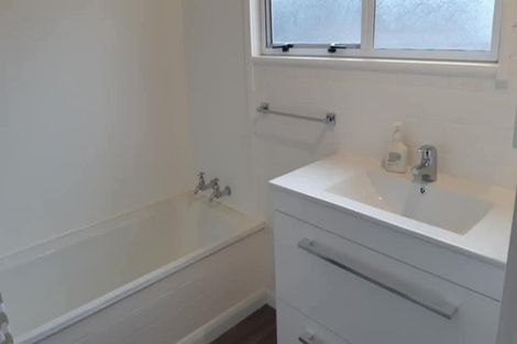 Photo of property in 26 Paynters Avenue, Strandon, New Plymouth, 4312