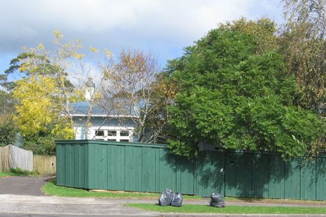 Photo of property in 2/3 Oates Road, Glen Eden, Auckland, 0602