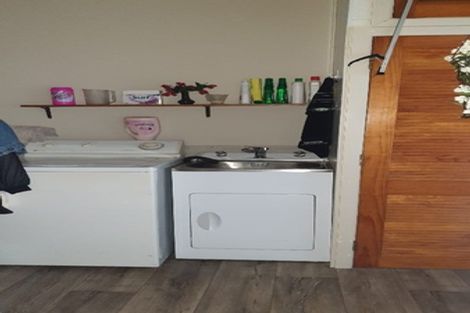 Photo of property in 32 Leicester Street, Patea, 4520