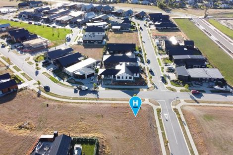 Photo of property in 28 Doug Ledgerwood Drive, Wanaka, 9305