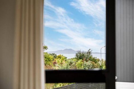 Photo of property in 35 Rock Isle Road, Torbay, Auckland, 0630