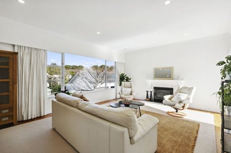 Photo of property in 8 Bristow Place, Karori, Wellington, 6012