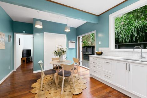 Photo of property in 4 Curtis Street, Northland, Wellington, 6012