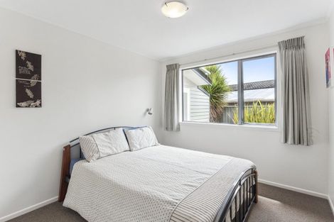 Photo of property in 11 Hadfield Place, Paraparaumu Beach, Paraparaumu, 5032