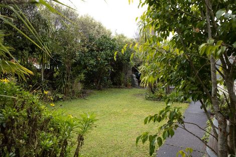 Photo of property in 23a/3 Eversleigh Road, Belmont, Auckland, 0622