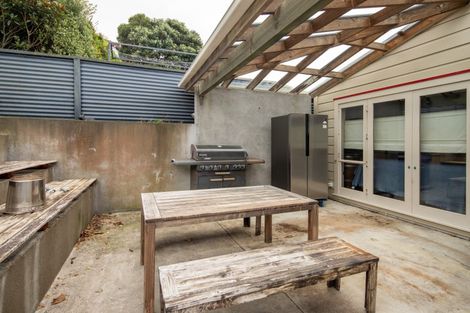 Photo of property in 46 Eden Street, Island Bay, Wellington, 6023