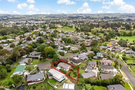 Photo of property in 8 Tawa Place, Waiuku, 2123