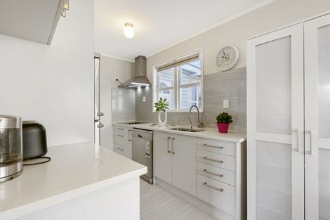 Photo of property in 3/14 Orchid Place, Te Atatu South, Auckland, 0610