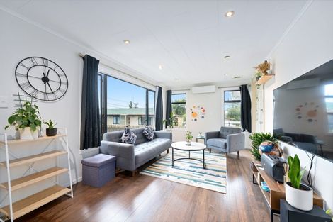 Photo of property in 37 Pomaria Road, Henderson, Auckland, 0610