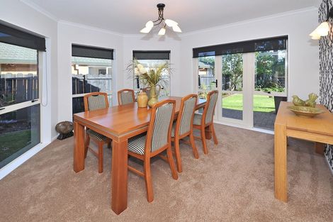 Photo of property in 15 Longford Park Drive, Takanini, 2112