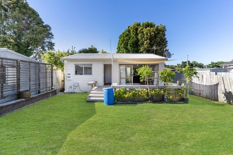 Photo of property in 1/11 Ranui Station Road, Ranui, Auckland, 0612