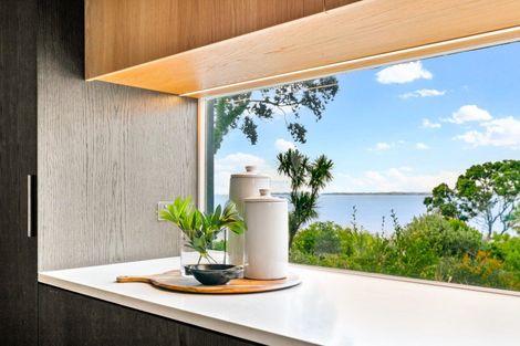 Photo of property in 66a Cliff Road, Torbay, Auckland, 0630