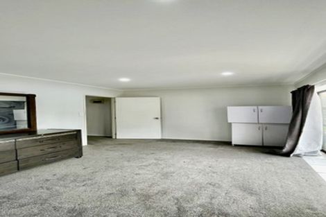 Photo of property in 2/62 Hillcrest Road, Papatoetoe, Auckland, 2025