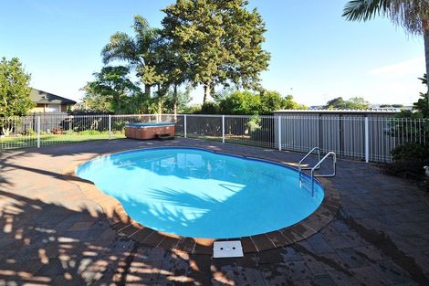 Photo of property in 15 Longford Park Drive, Takanini, 2112