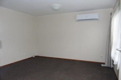 Photo of property in Shakespeare Flats, 8/48 Merton Street, Trentham, Upper Hutt, 5018