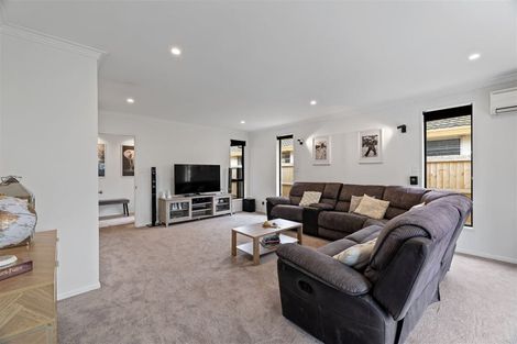 Photo of property in 443 Mairehau Road, Parklands, Christchurch, 8083