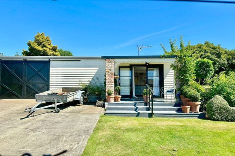 Photo of property in 22 Domain Road, Waipawa, 4210