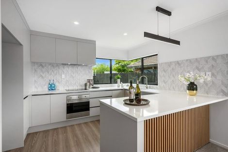 Photo of property in 4 Bryn Mawr Place, Albany, Auckland, 0632